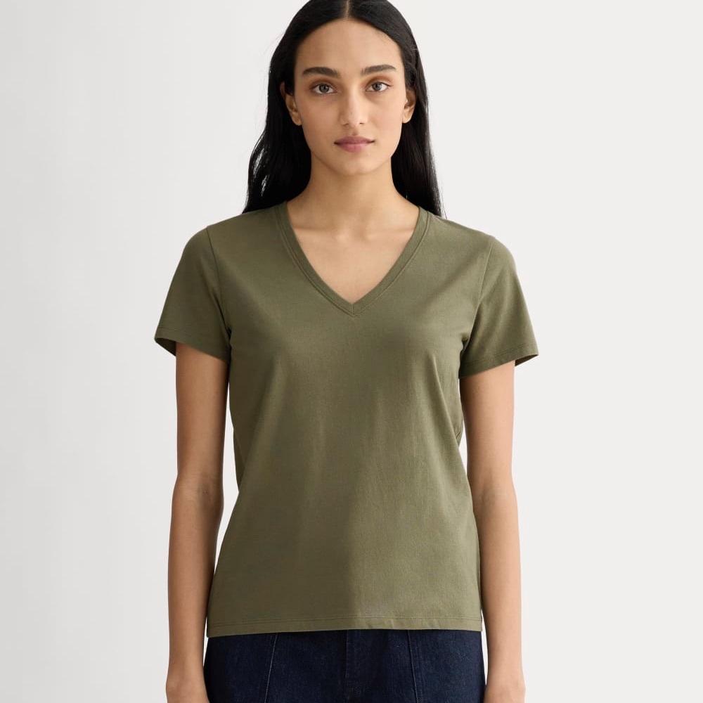 Everlane The Slim V-Neck Tee - Essential Cotton in Kalamata Green size Medium